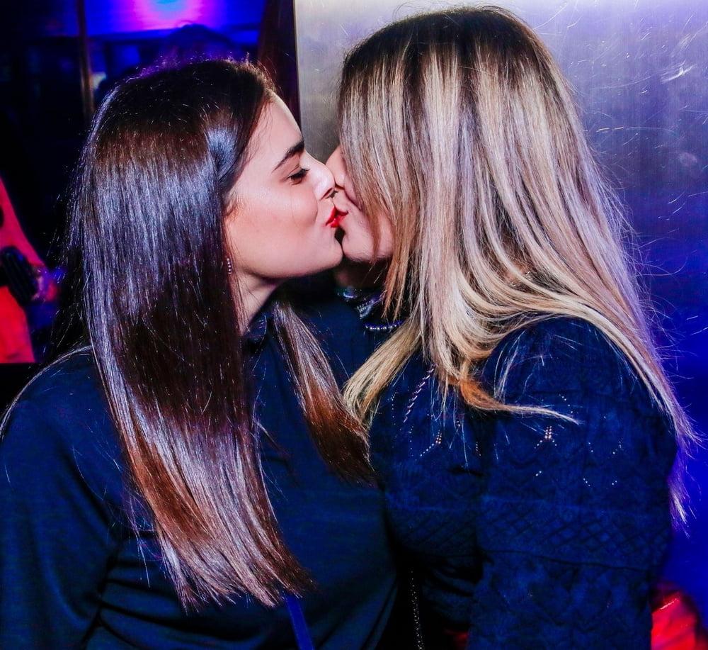 20P Girls on Girls (12)