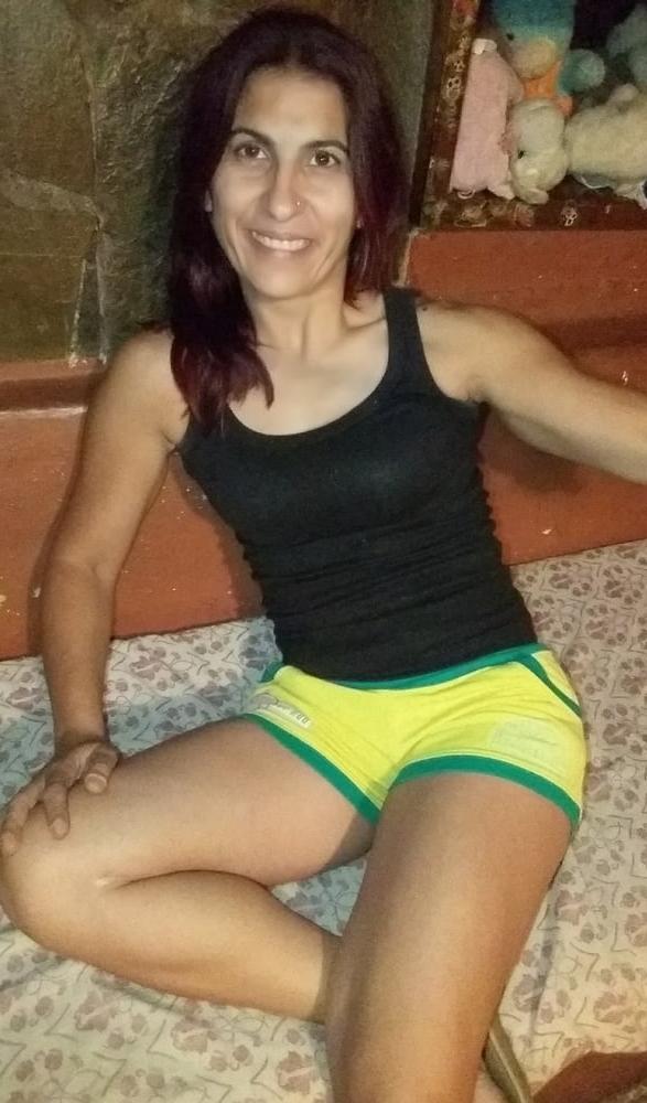 25P Greek MILF from social Media : Zoi