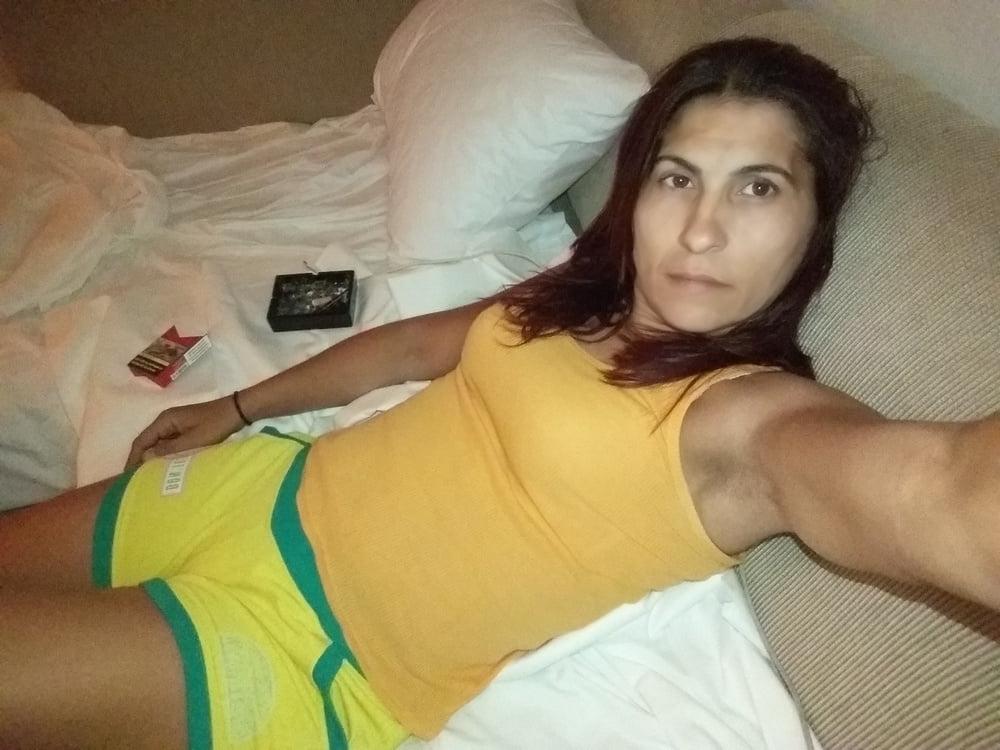 25P Greek MILF from social Media : Zoi