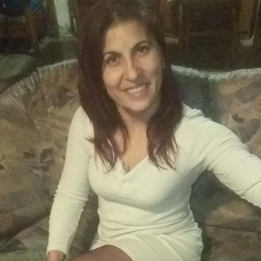 25P Greek MILF from social Media : Zoi