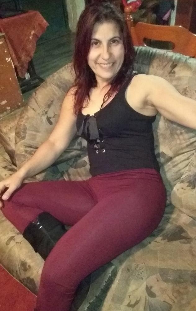 25P Greek MILF from social Media : Zoi