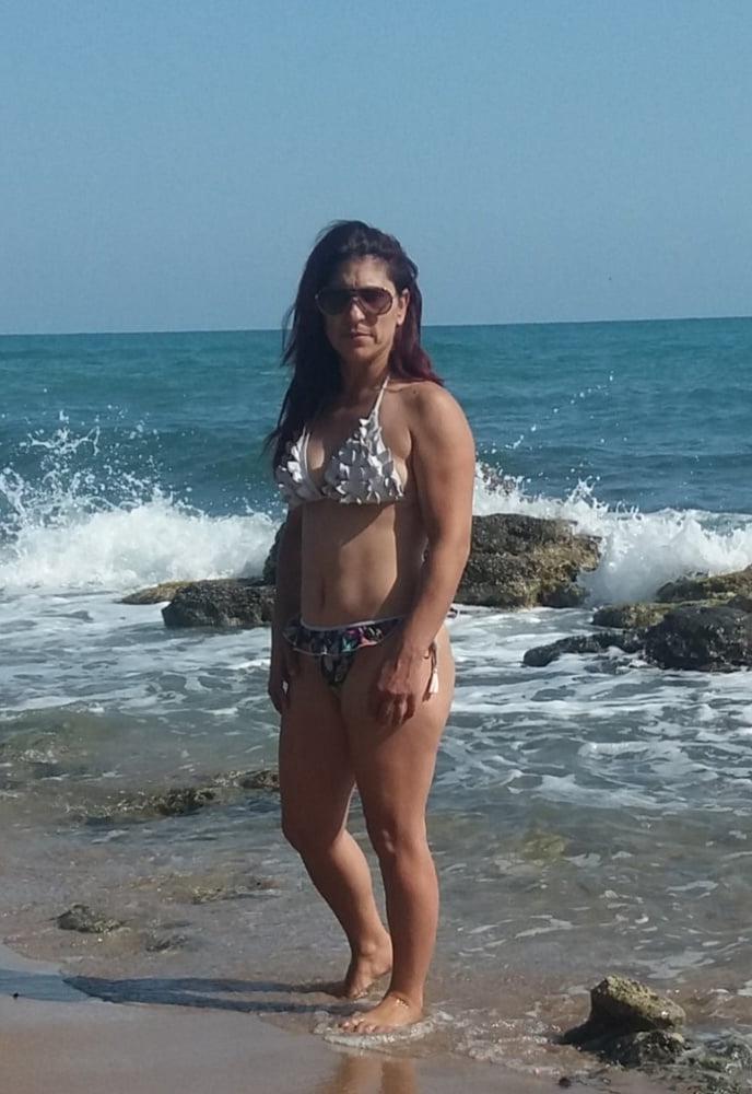 25P Greek MILF from social Media : Zoi
