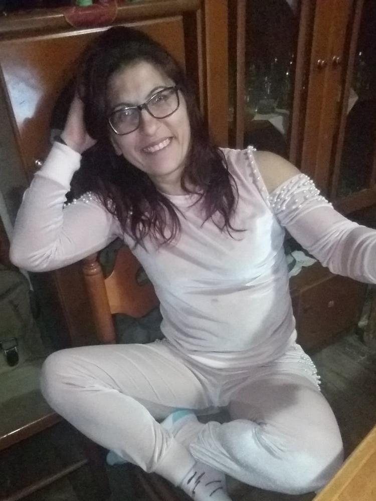 25P Greek MILF from social Media : Zoi