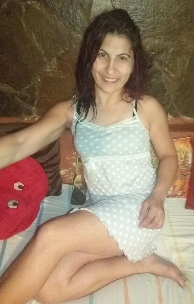 25P Greek MILF from social Media : Zoi