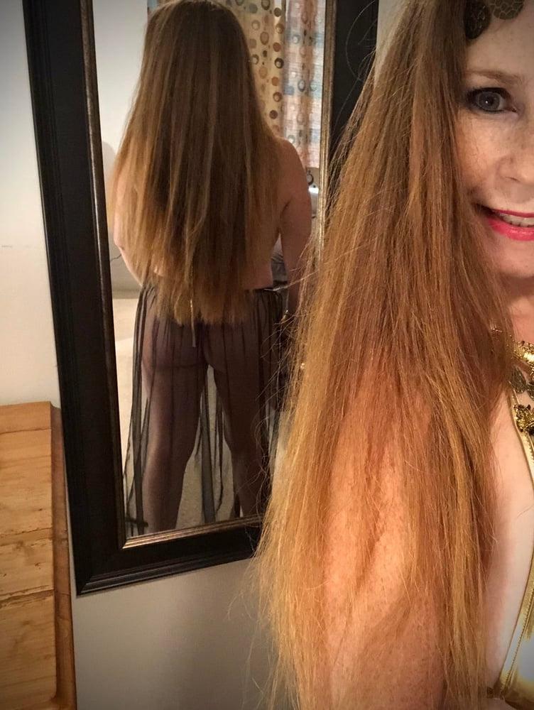 25P Hottest Milf Selfies 2