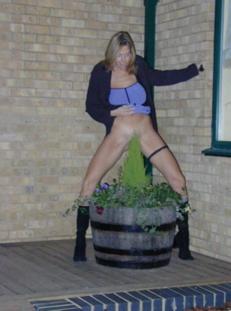 25P Famous British MILF - Katie S.