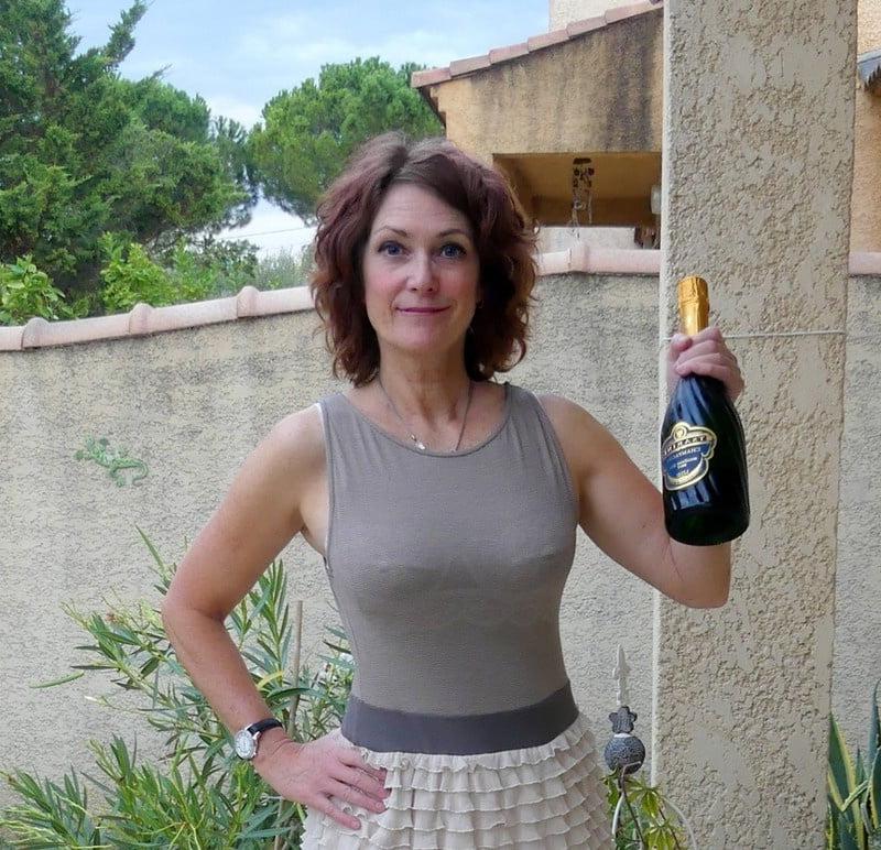 25P New French Milf Vendeuse - part 3