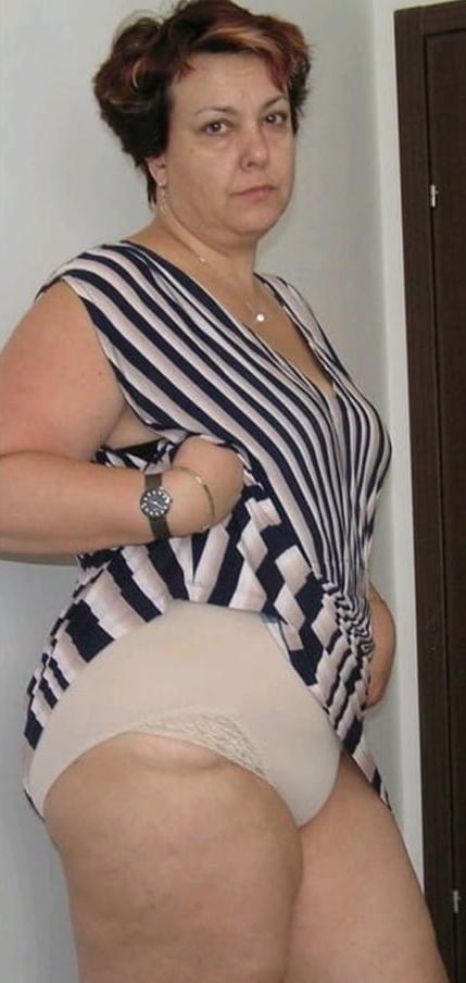 25P Sexy MILF's