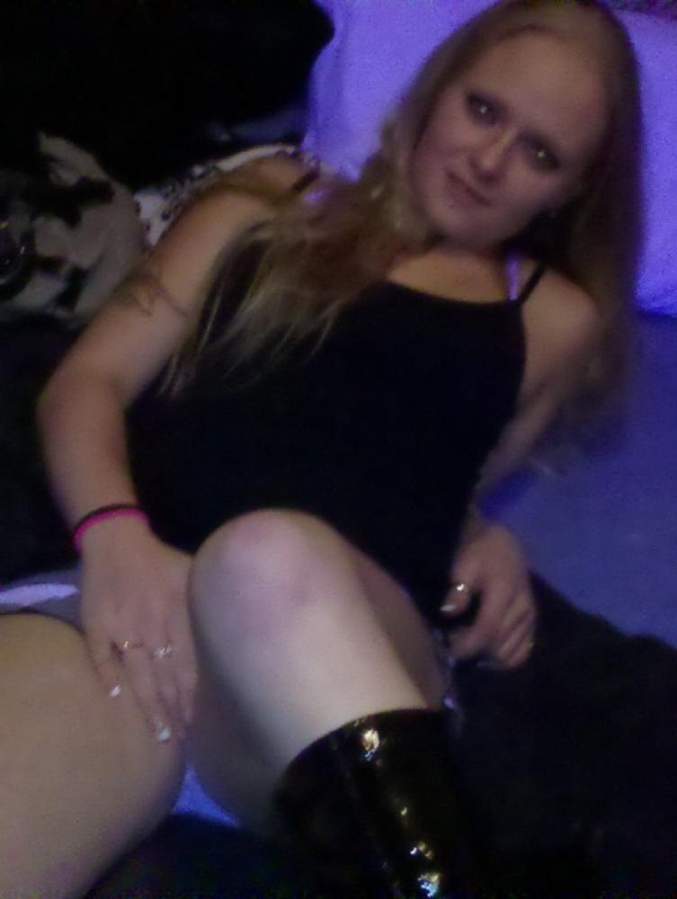 25P blonde and dark lesbian
