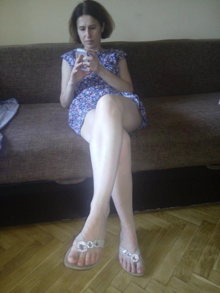11P Nice Body on This Milf