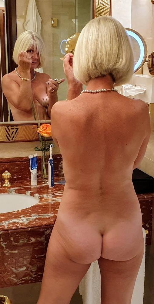 22P Sexy Milfs