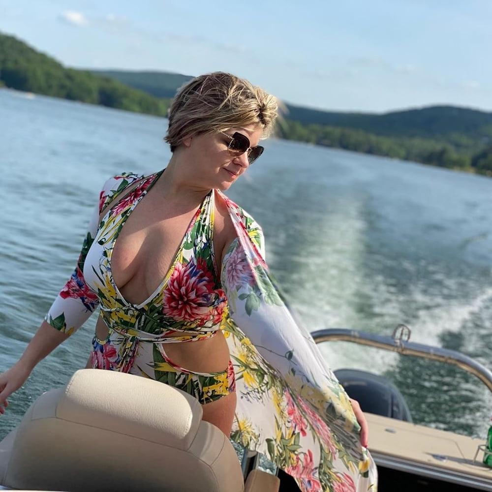 25P Hot and Sexy Milf