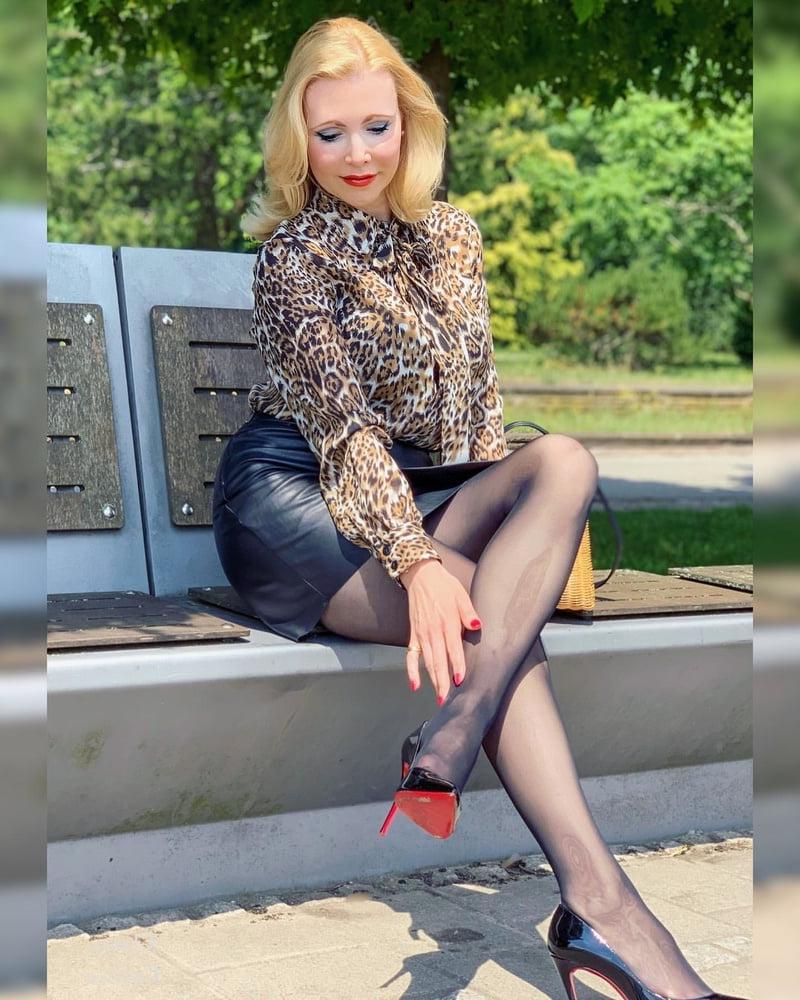 25P Milf, Old, Married, Business Woman in Nylons, Teen