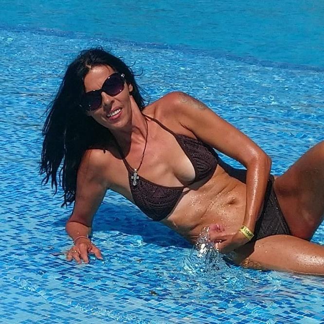25P Serbian hot slut skinny milf mom Neda Vajdic