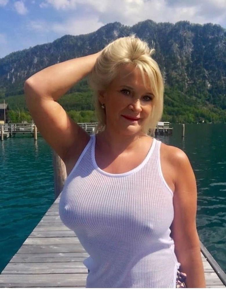 25P GILF MILF and Mature Ladies