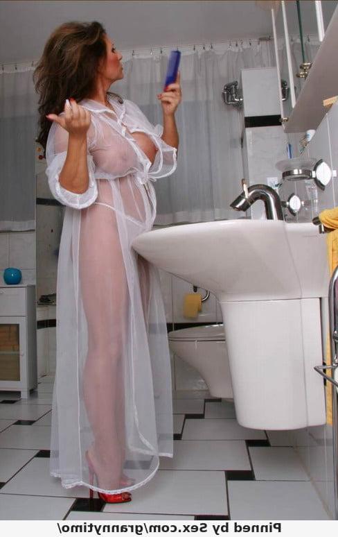 25P GILF MILF and Mature Ladies