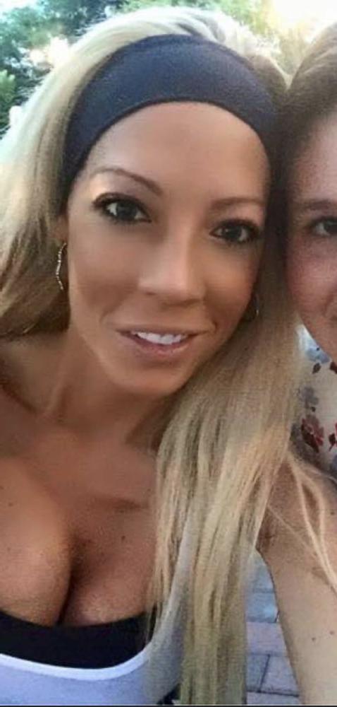 25P Tan Perky Boobs New York MILF