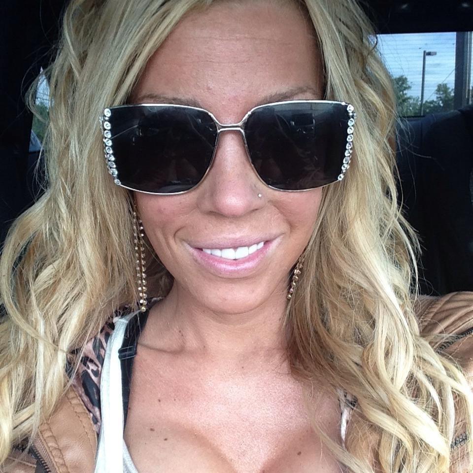 25P Tan Perky Boobs New York MILF