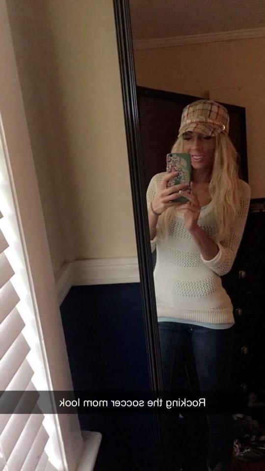 25P Tan Perky Boobs New York MILF