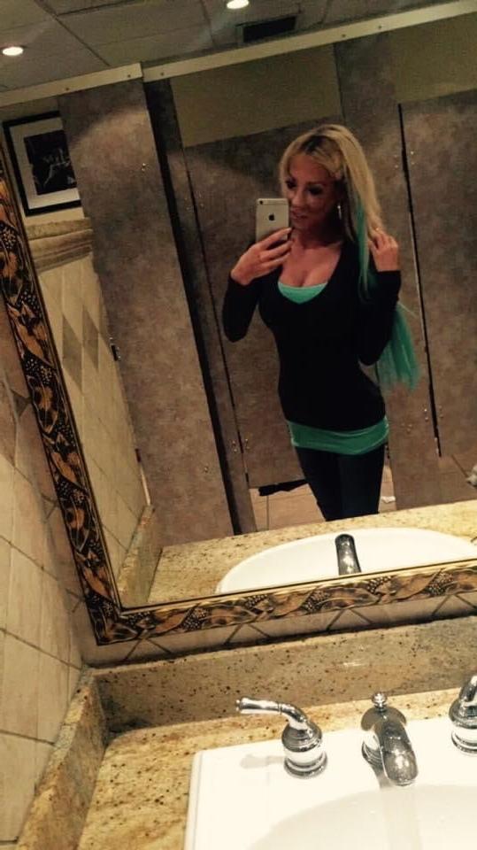 25P Tan Perky Boobs New York MILF