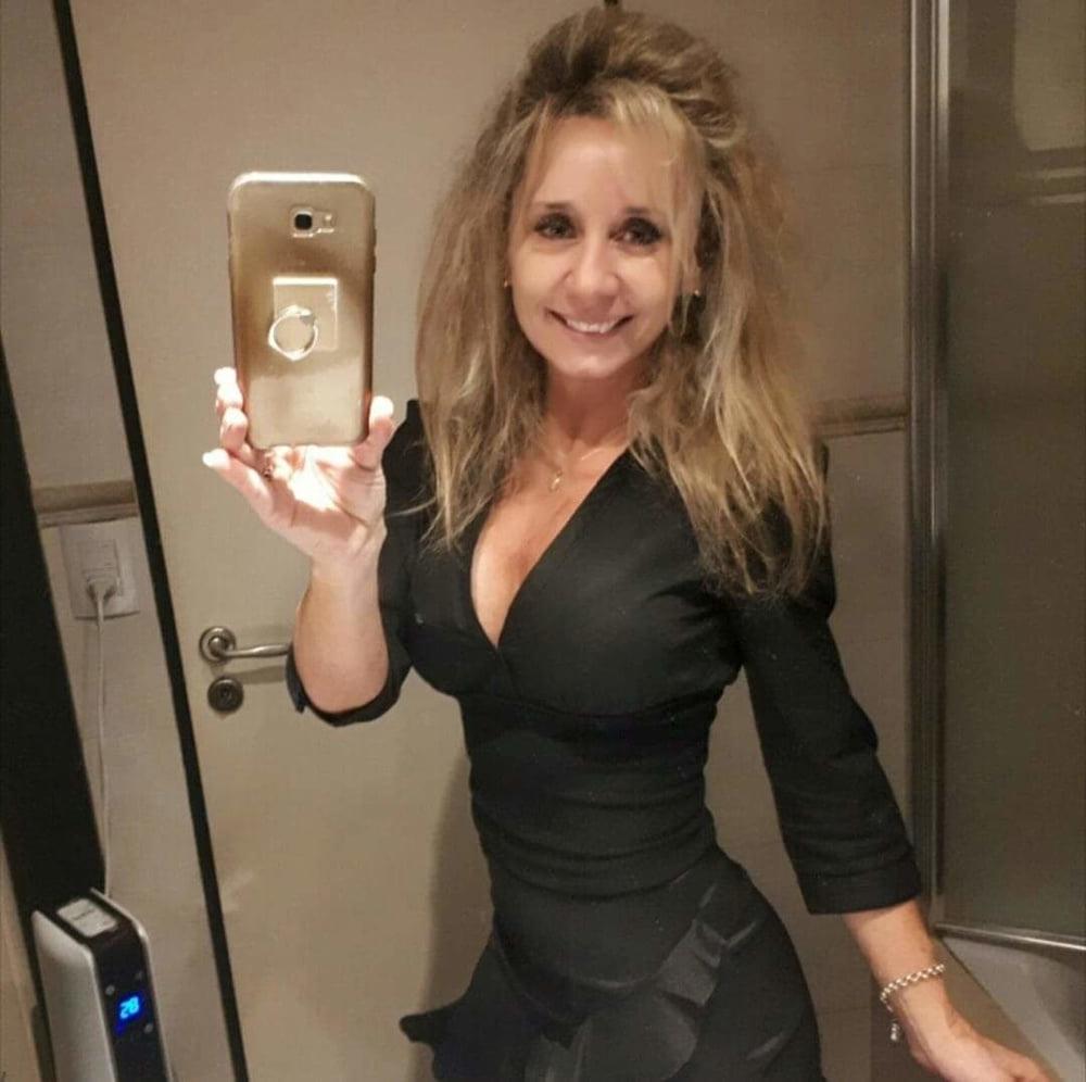 25P Hermosa milf del Facebook