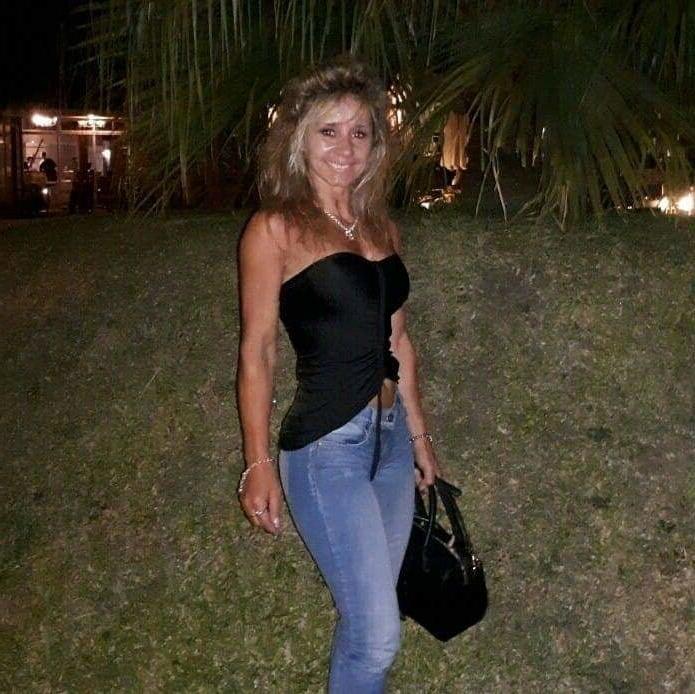 25P Hermosa milf del Facebook