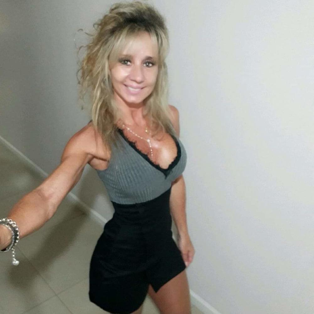 25P Hermosa milf del Facebook
