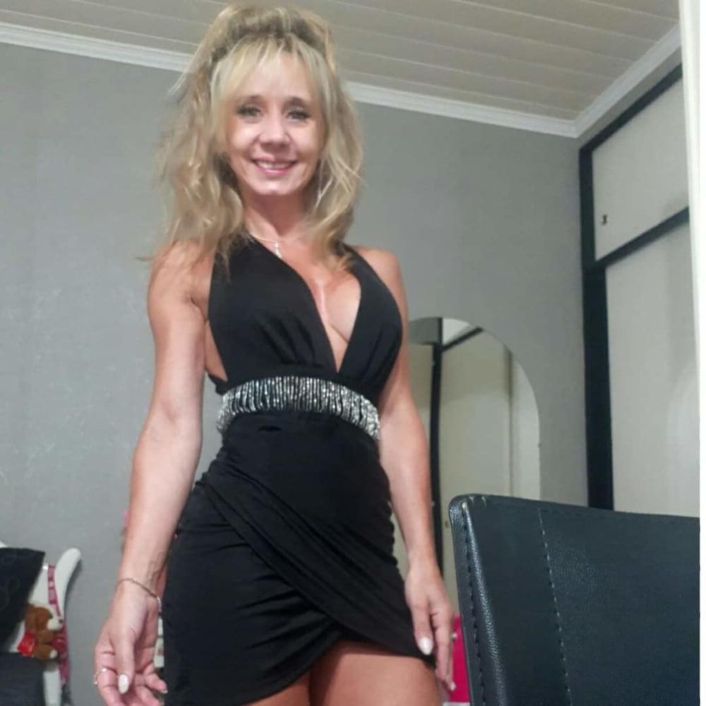 25P Hermosa milf del Facebook