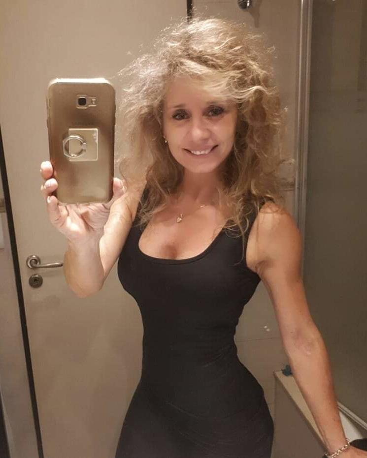25P Hermosa milf del Facebook