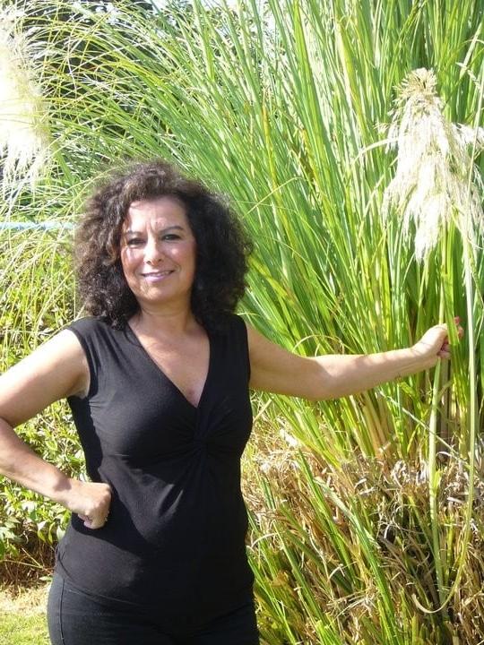 25P Maria latin MILF shower spy