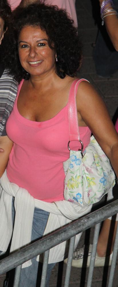 25P Maria latin MILF shower spy