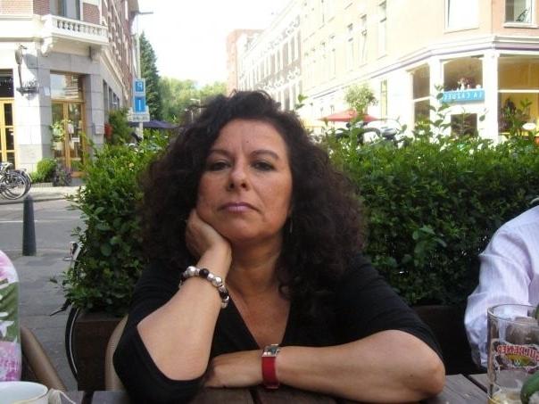 25P Maria latin MILF shower spy