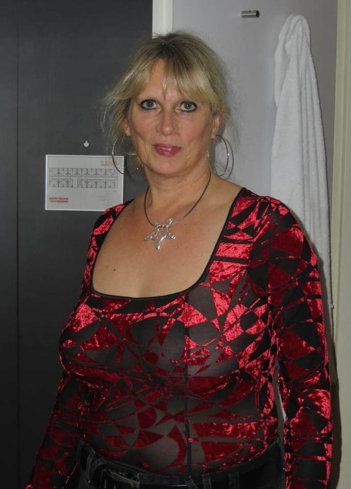 25P Amateur Slut Wife Owned and Exposed