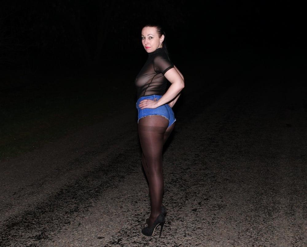 25P MILF Laura in nylon