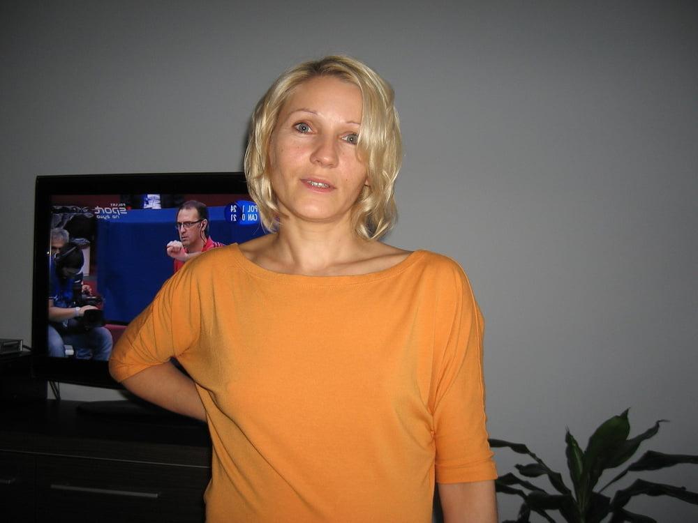 25P Fuck with this amateur mom Desire