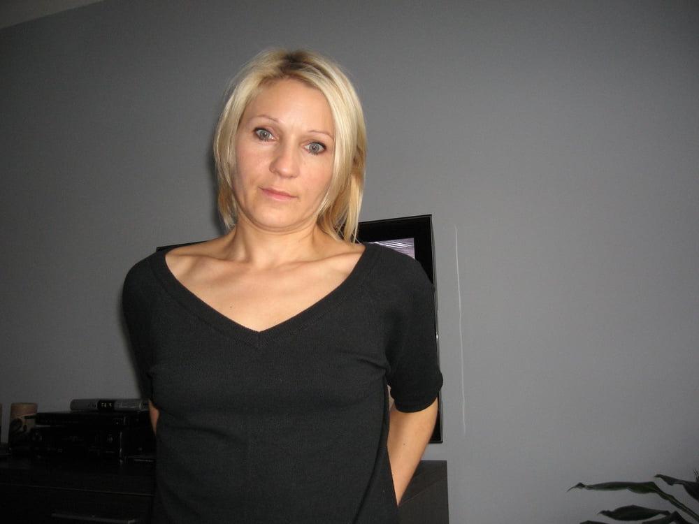 25P Fuck with this amateur mom Desire