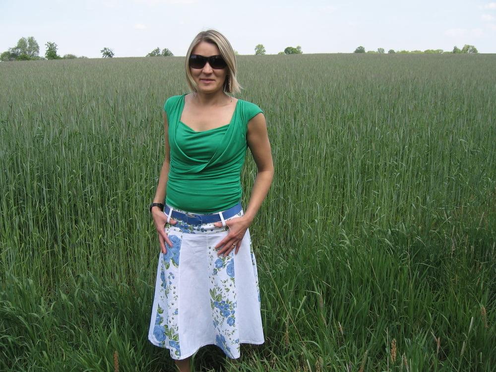 25P Fuck with this amateur mom Desire