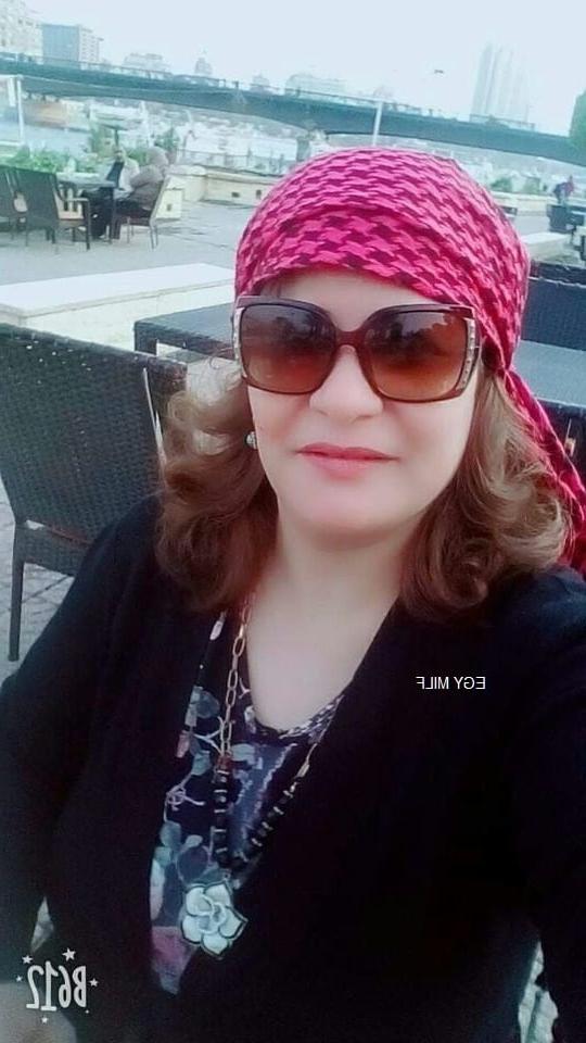 25P Enas Hot Milf