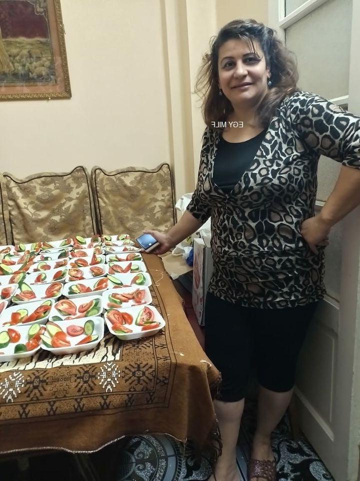25P Enas Hot Milf