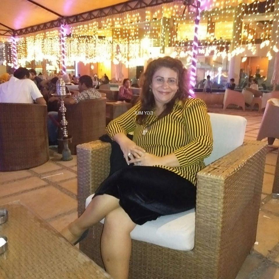25P Enas Hot Milf