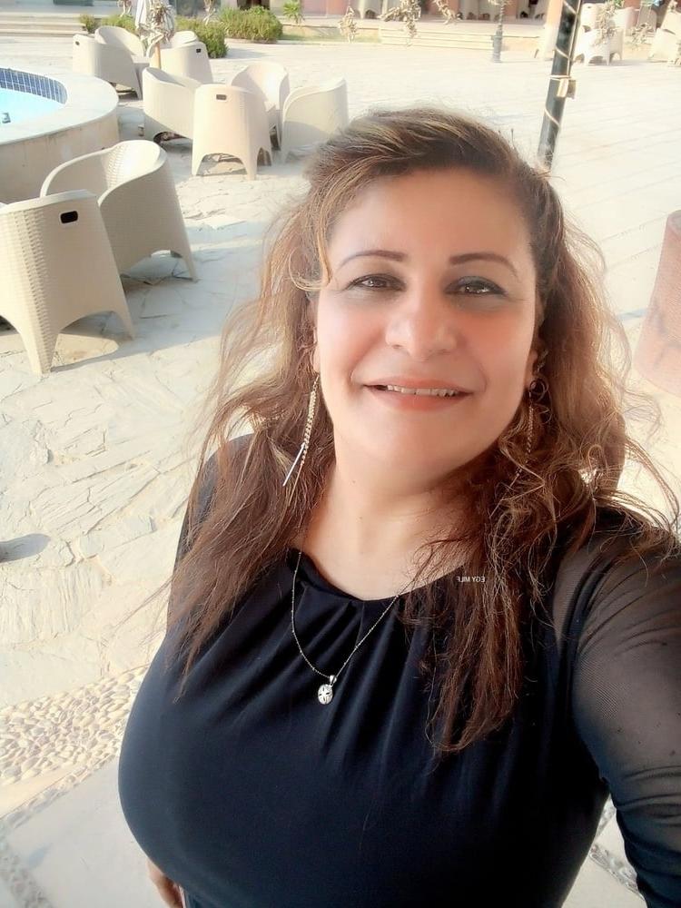 25P Enas Hot Milf