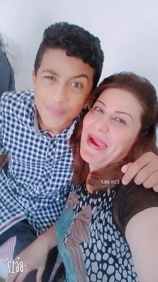 25P Enas Hot Milf