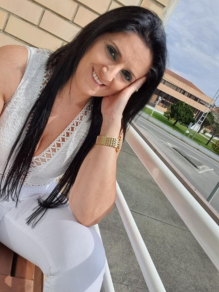 25P tuga milf not nude