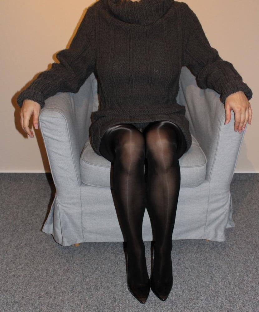 22P German Milf Sunny in pantyhose and heels