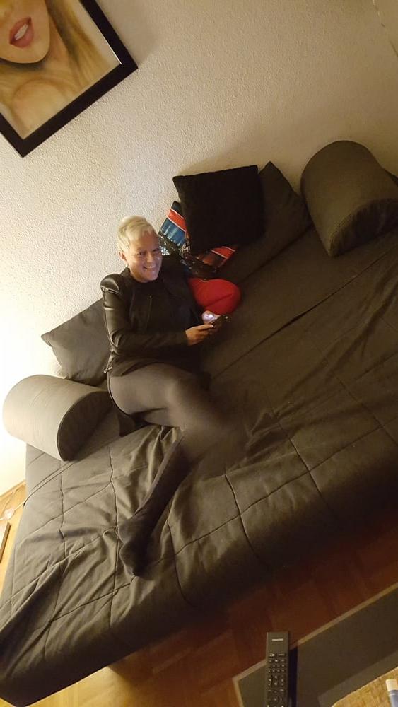25P 2 Milf Bitches