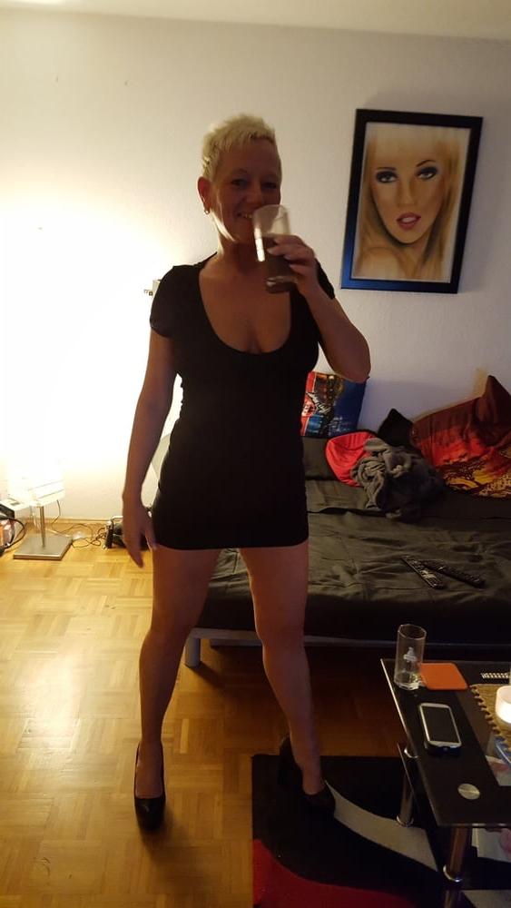 25P 2 Milf Bitches
