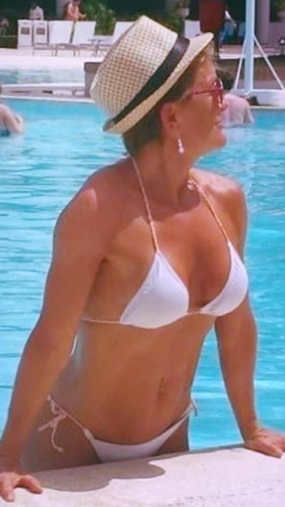 25P 2 Milf Bitches
