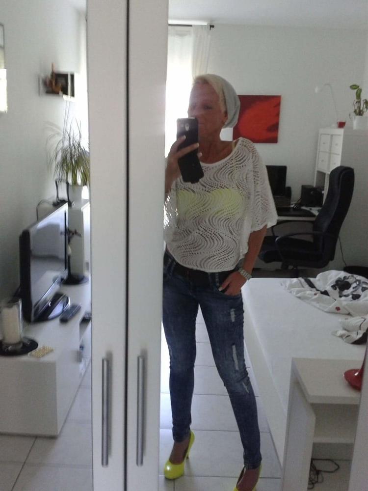 25P 2 Milf Bitches