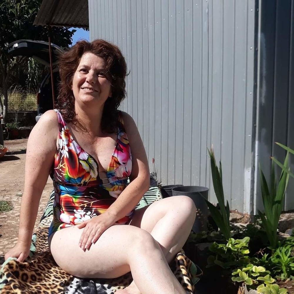 25P Matures, Milfs, teens, and legs