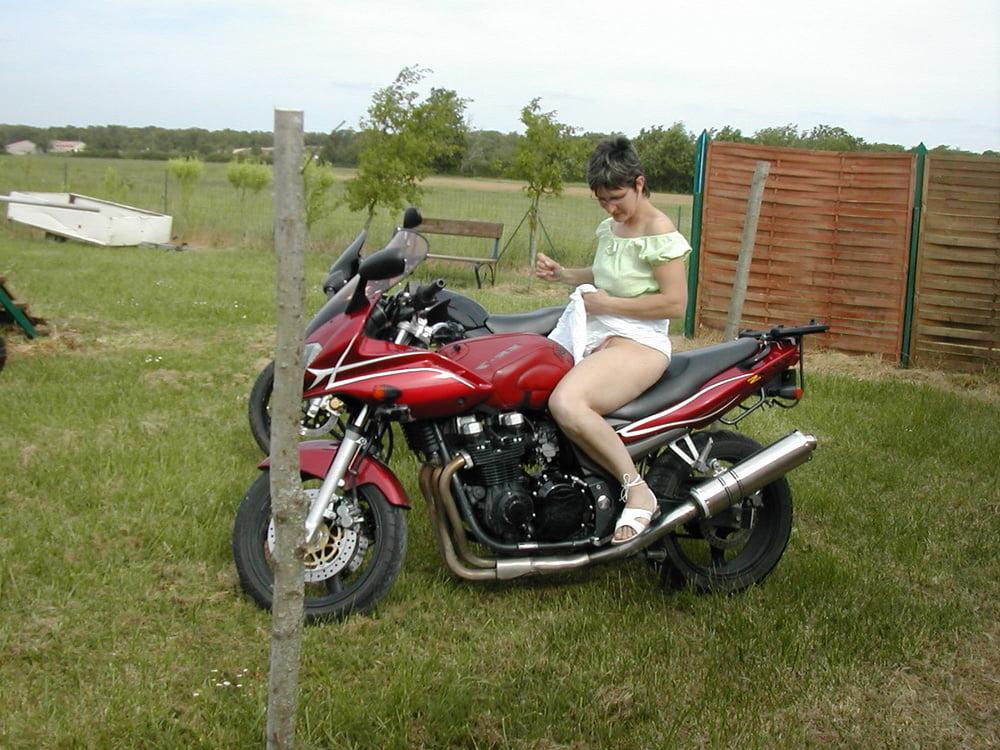 25P Mature Amateur 03